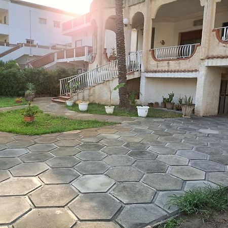 Villa Azzurra Agnone Bagni Kültér fotó