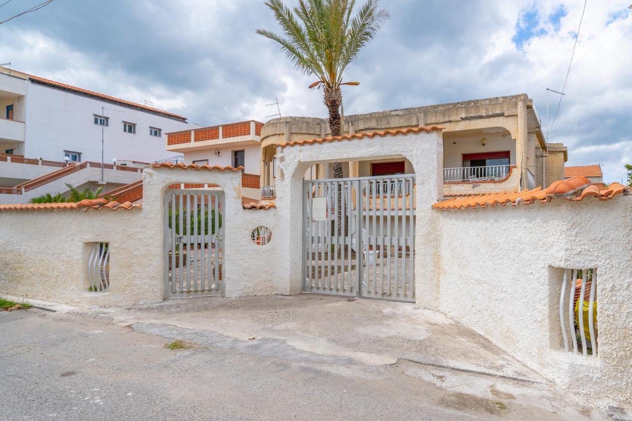 Villa Azzurra Agnone Bagni Kültér fotó