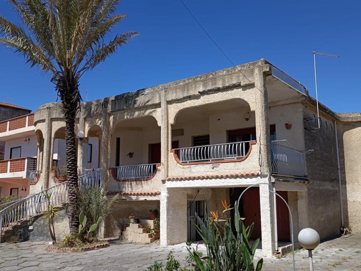 Villa Azzurra Agnone Bagni Kültér fotó